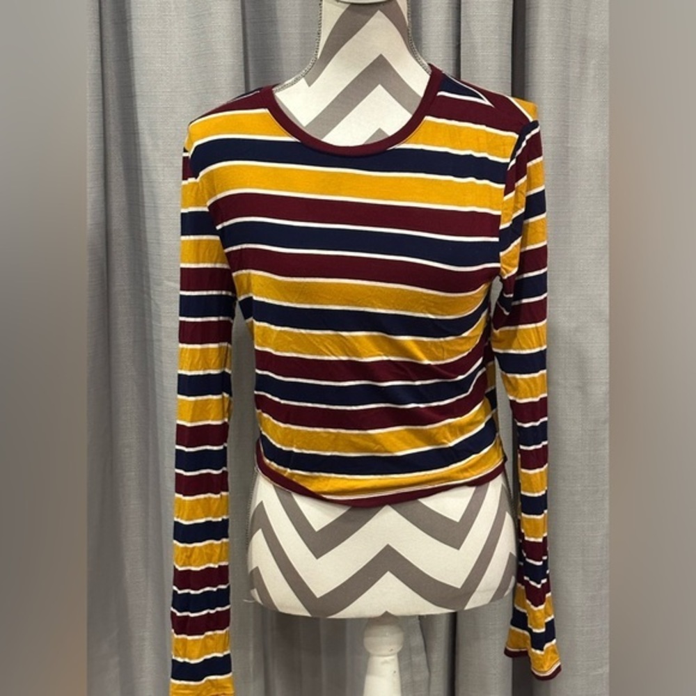 Forever 21 long sleeve crop top - Picture 1 of 4